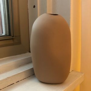 EQ3 Pebble vase